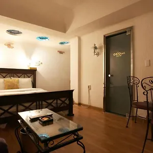 Motel Oslo, Seul